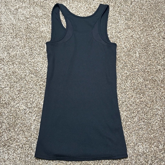 Under Armour Women’s Black and White Jacket with Tank - Picture 15 of 16